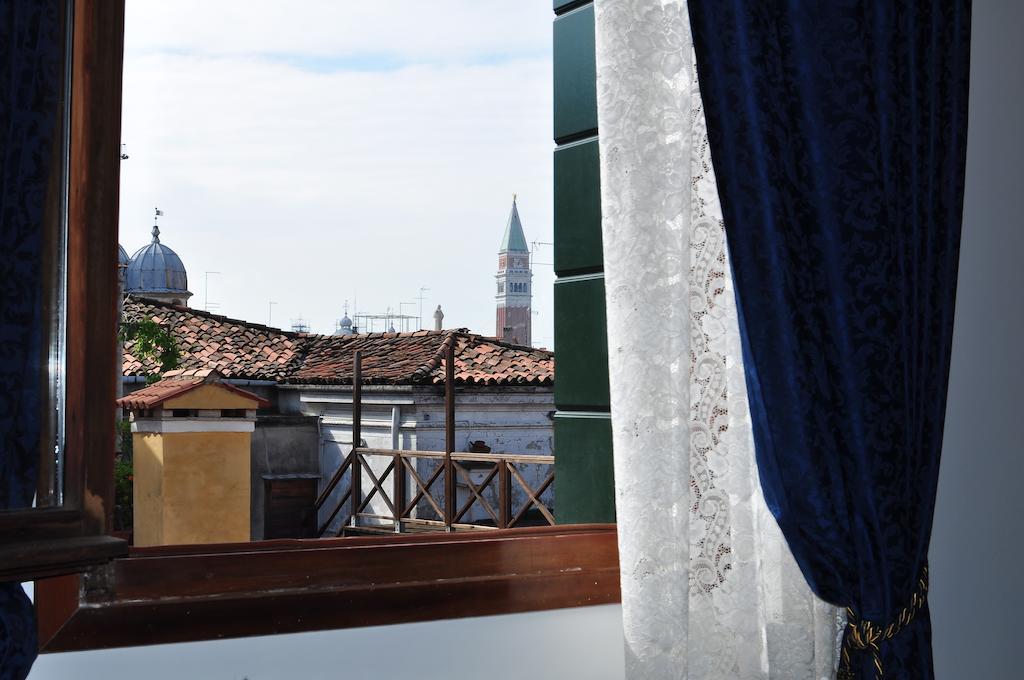 B&B La Terrazza Dei Miracoli Veneza Quarto foto